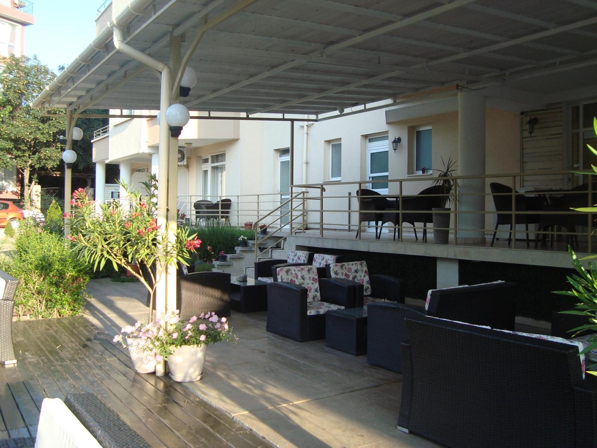 Hotel Astra Ravda Exterior photo