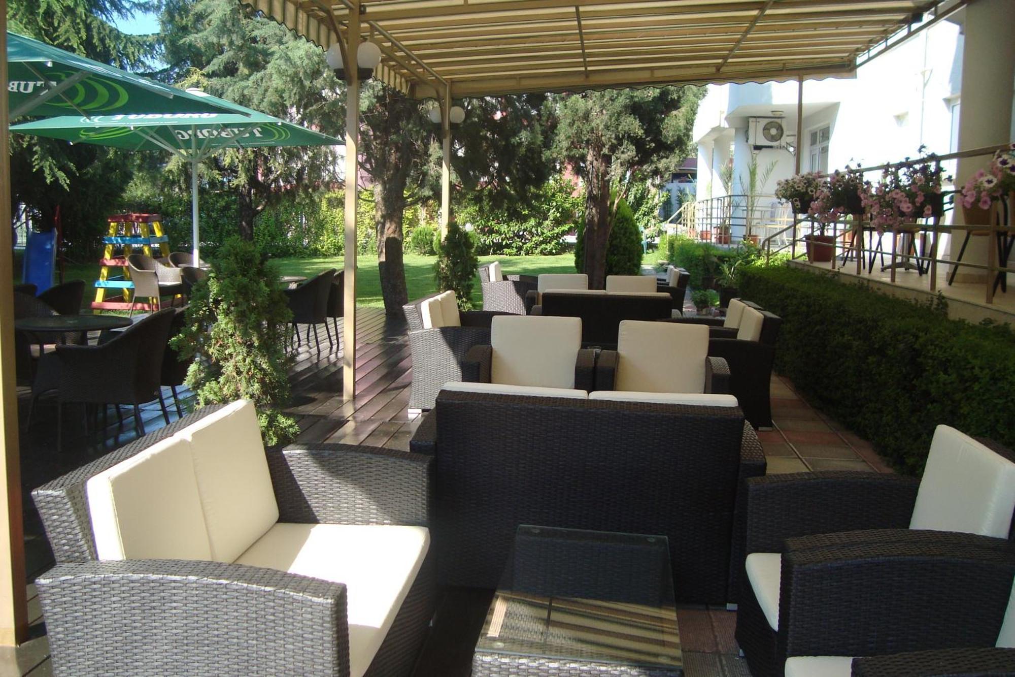 Hotel Astra Ravda Exterior photo