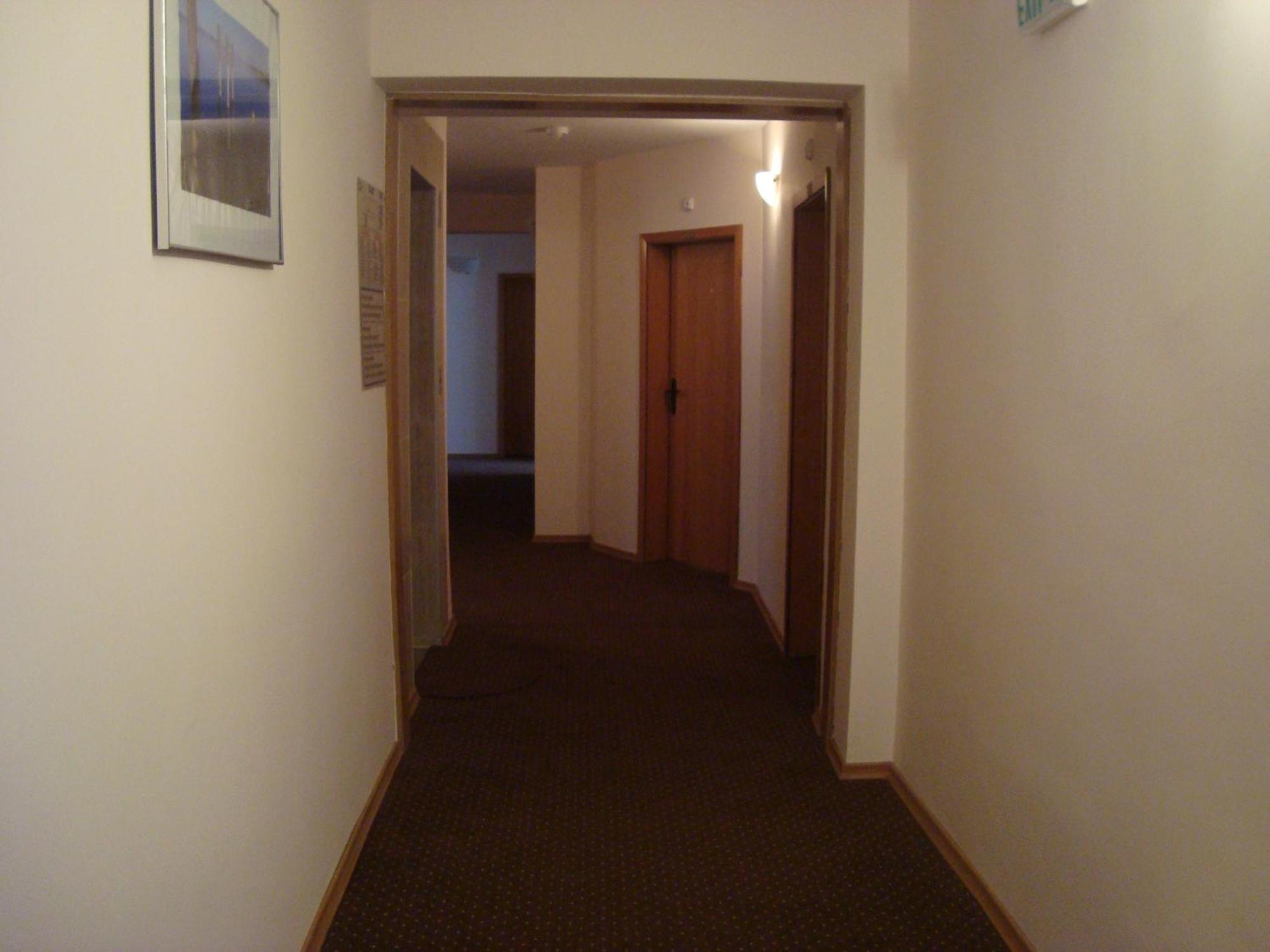 Hotel Astra Ravda Exterior photo