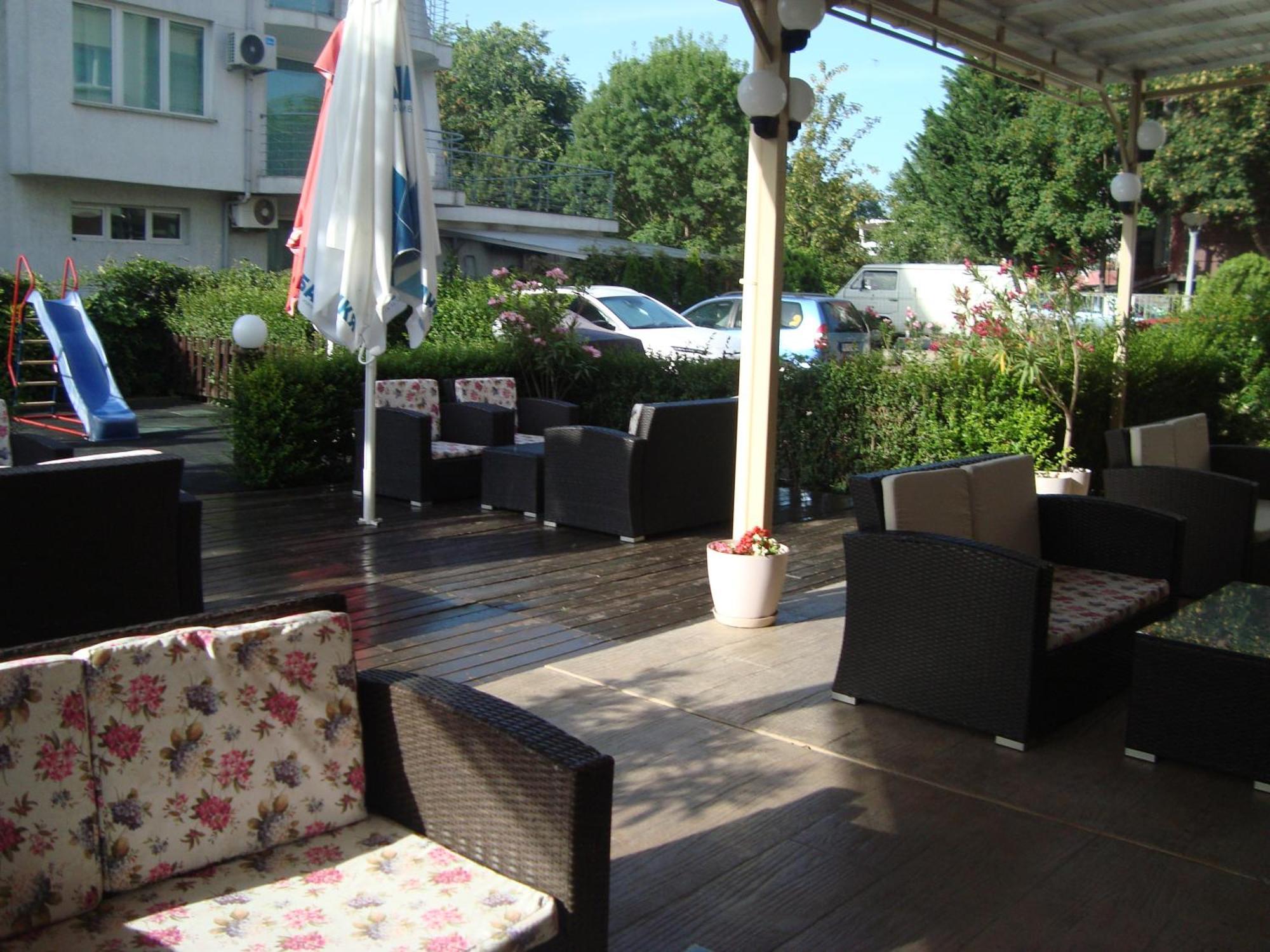 Hotel Astra Ravda Exterior photo