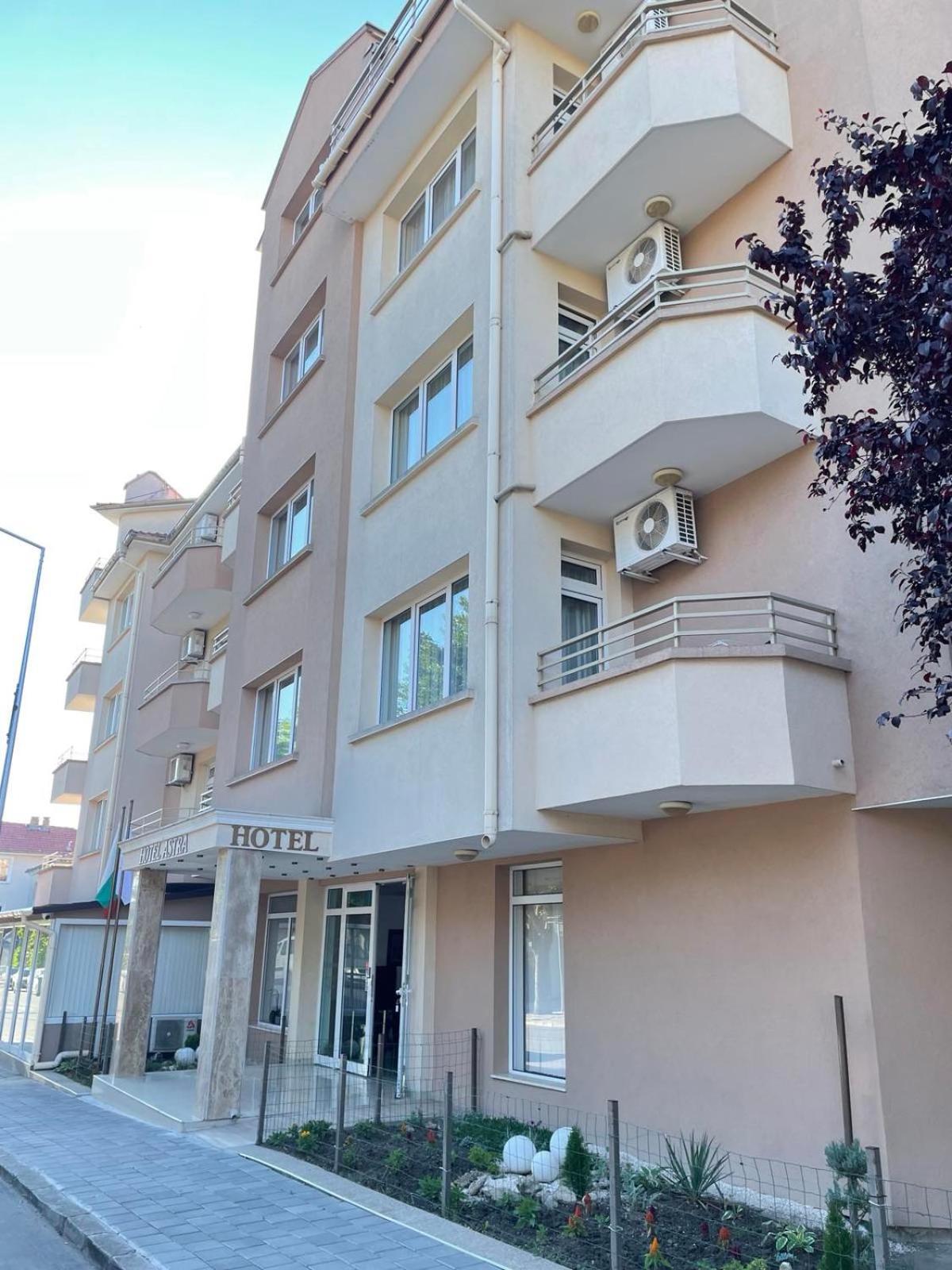 Hotel Astra Ravda Exterior photo