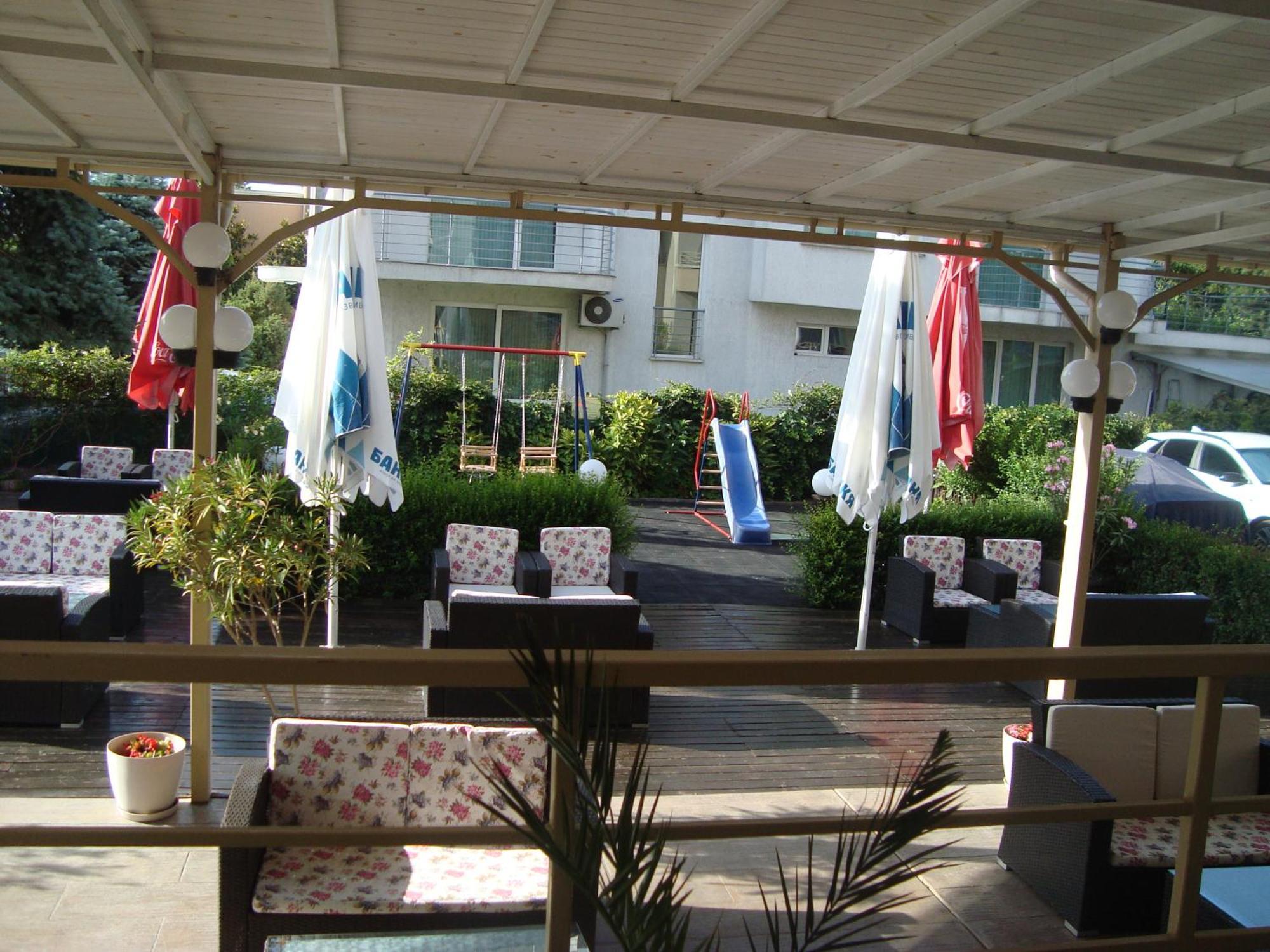 Hotel Astra Ravda Exterior photo