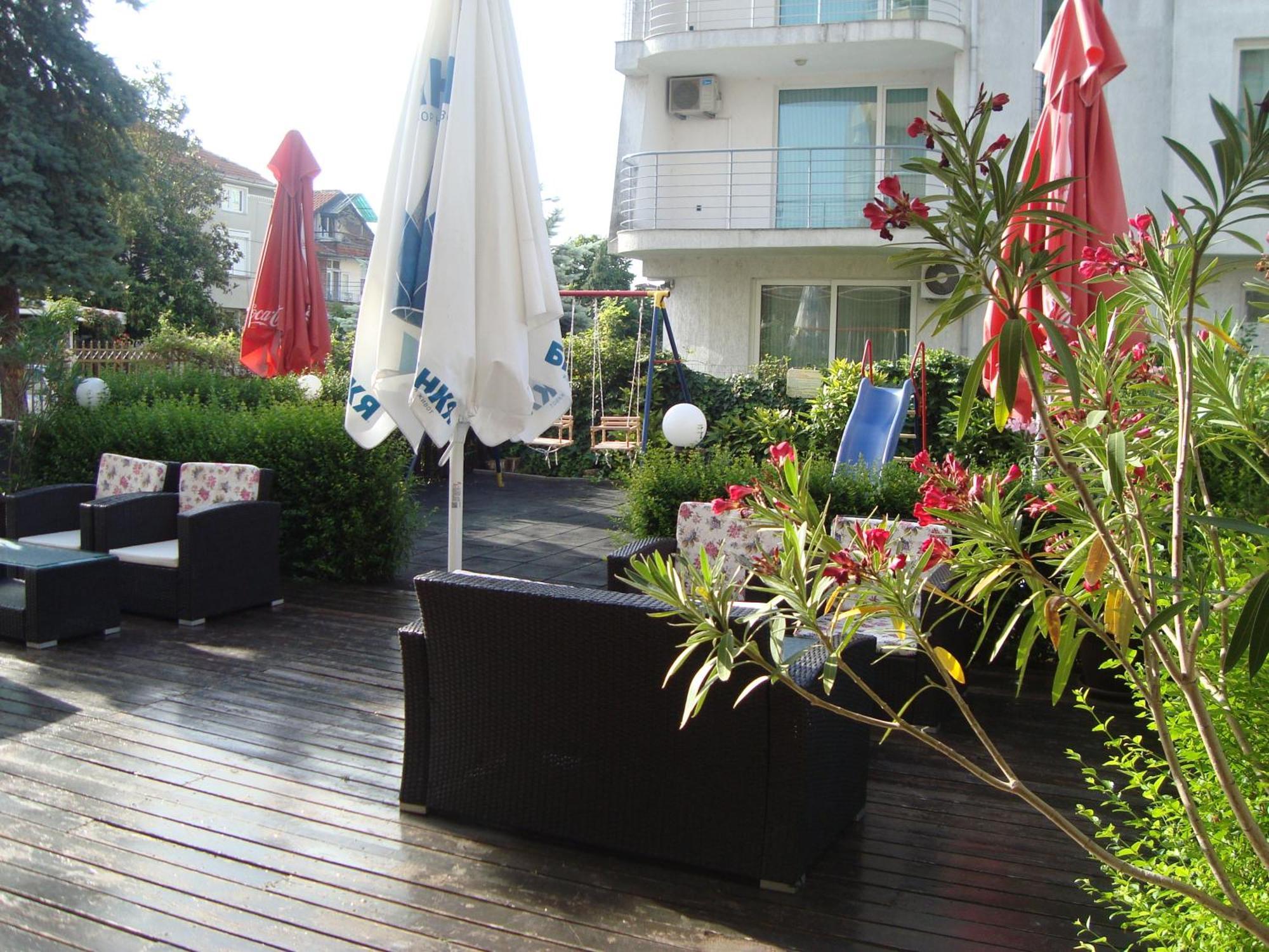 Hotel Astra Ravda Exterior photo