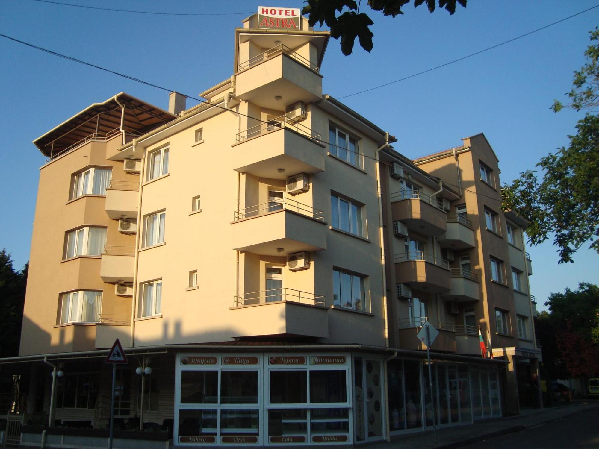 Hotel Astra Ravda Exterior photo