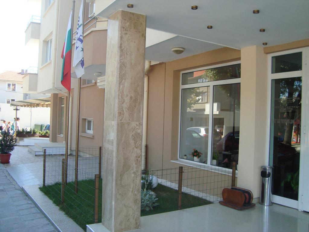 Hotel Astra Ravda Exterior photo